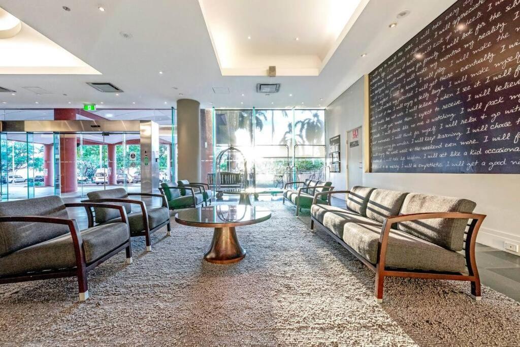 'Towering Palms' Resort-Style Apartment With A Separate Studio داروين المظهر الخارجي الصورة